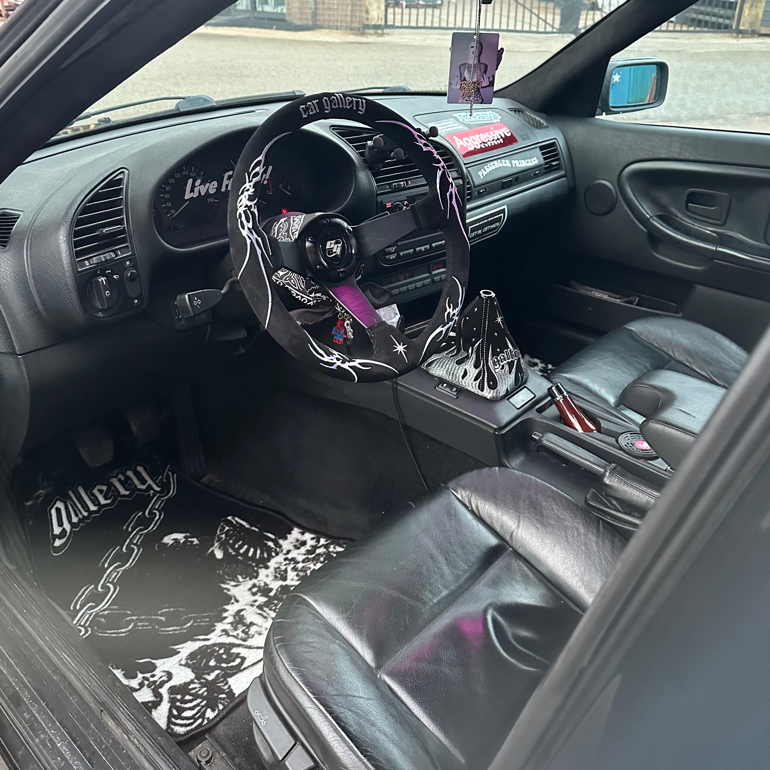 Car Accessoires - Car mats, Shift boot, Air fresheners, Steering