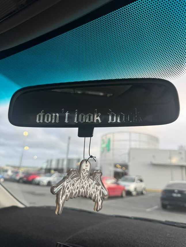 Don't look back Sticker